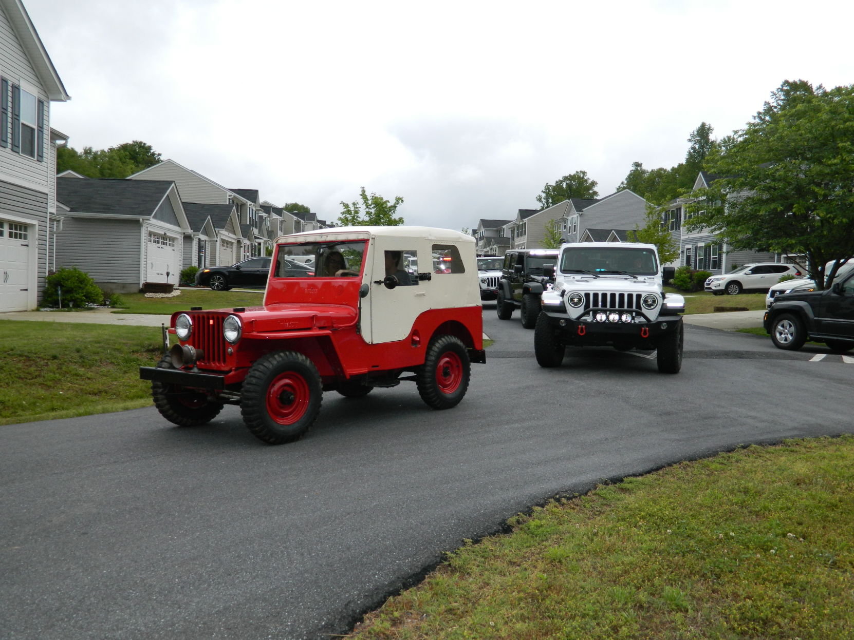 Troutman Jeep parade (43).JPG